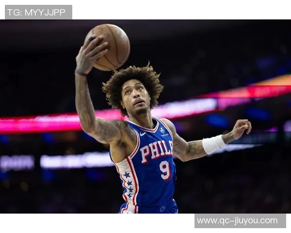 乌布雷半场表现全面贡献12分5板2助2断1帽展现全能实力 乌布雷半场表现全面贡献12分5板2助2断1帽展现全能实力