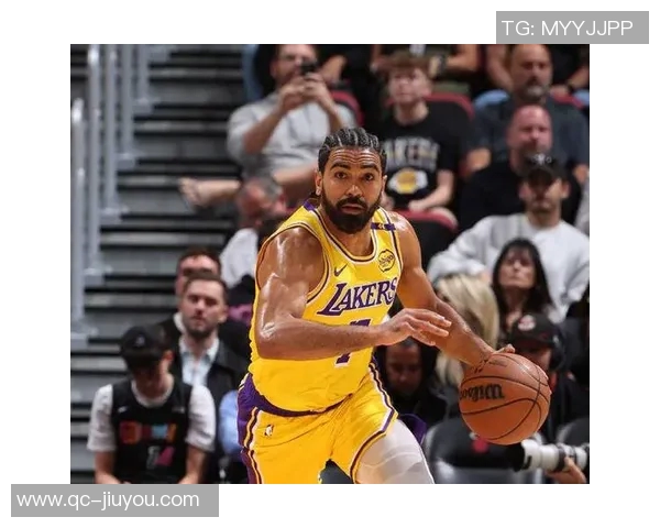 哈克斯三节狂砍27分7篮板湖人曾错失席菲诺的遗憾重现 哈克斯三节狂砍27分7篮板湖人曾错失席菲诺的遗憾重现