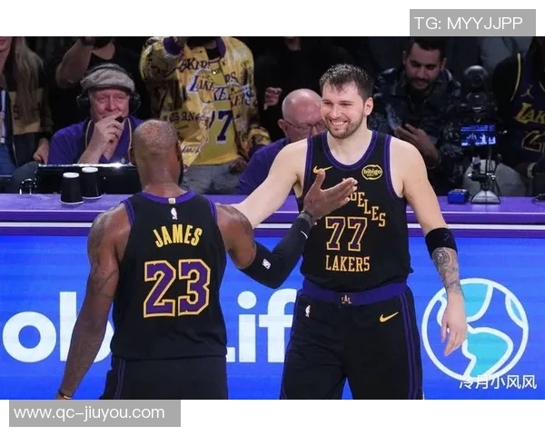 东契奇豪取45分11篮板14助攻三双詹姆斯点赞分享数据海报展现友谊