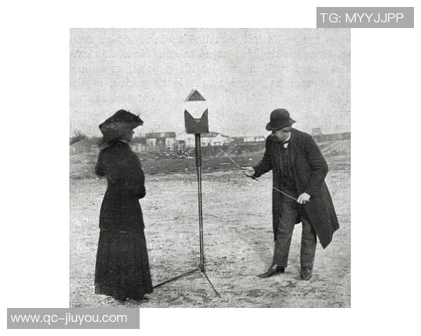 皮尔斯对女生加速交往的拒绝引发疑惑不解其真实目的